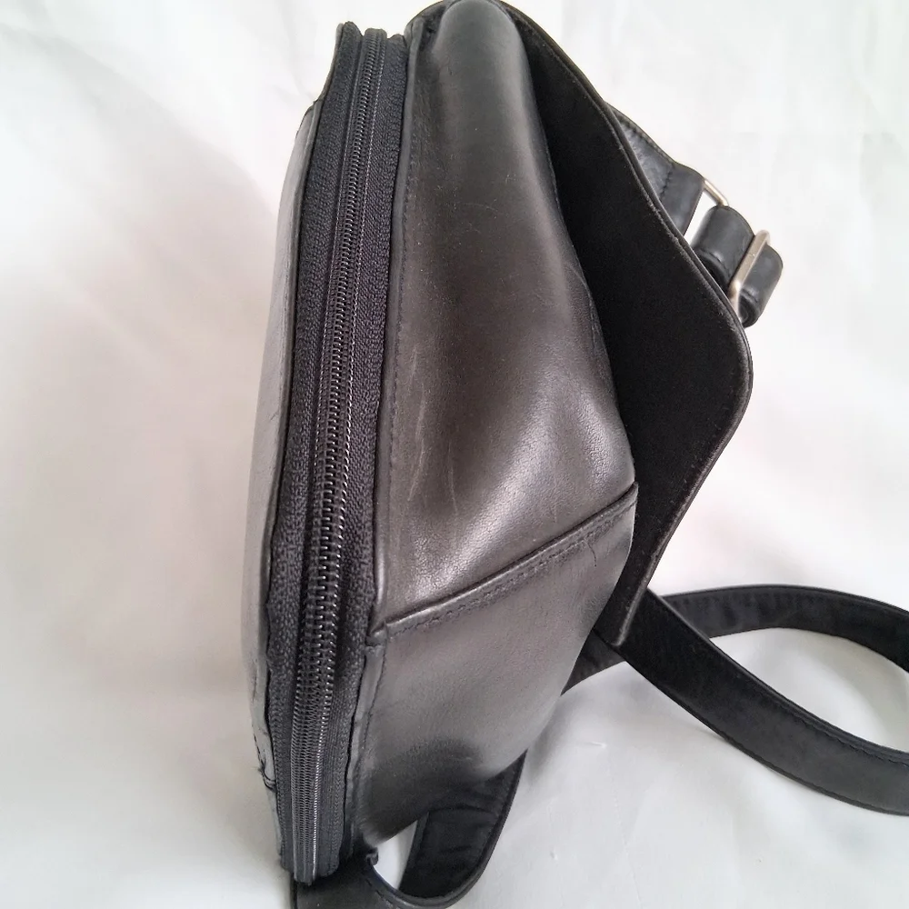 Hobo International Black Leather Men's Flap Shoulder Bag